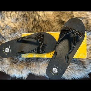 Yellowbox Bling Sandals Sz 9.5